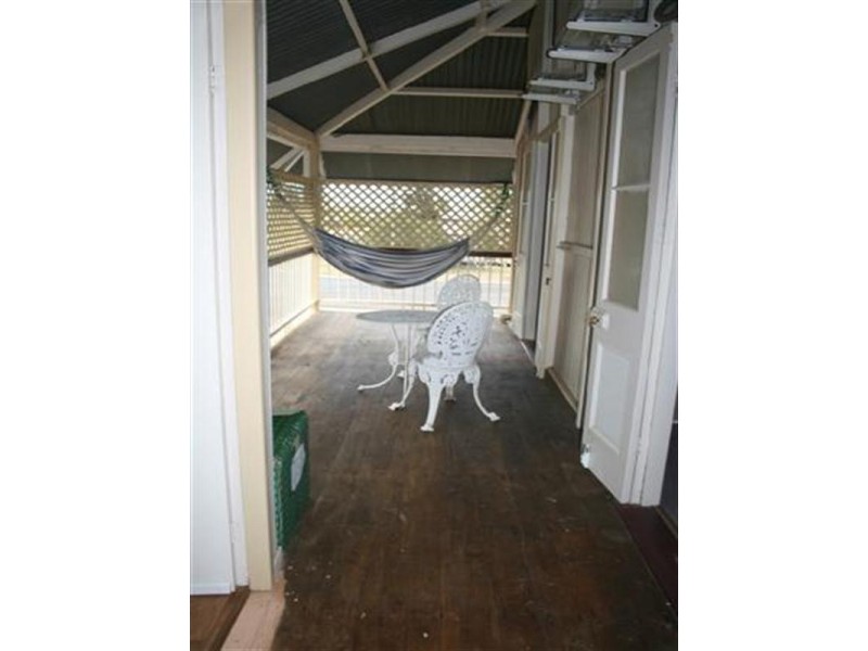 32 Queen Street, Roma QLD 4455