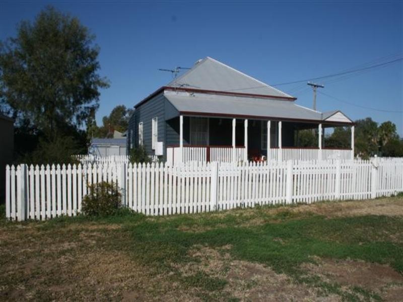 6 Twine Street, Roma QLD 4455