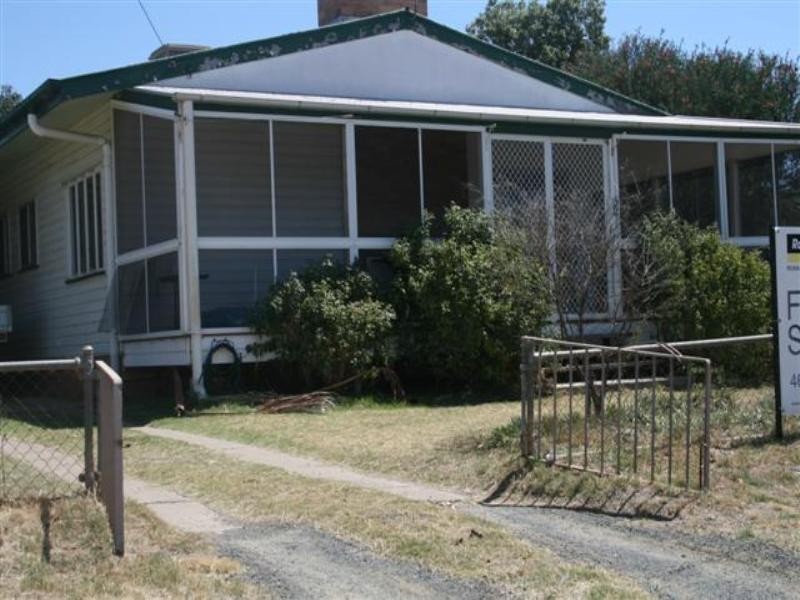 52 Northern Road, Roma QLD 4455