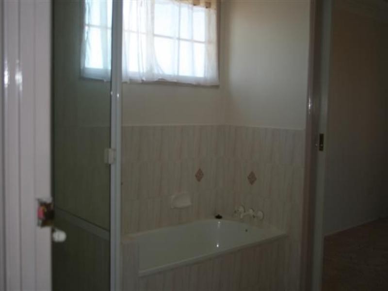 7 Bakerfinch Crescent, Roma QLD 4455