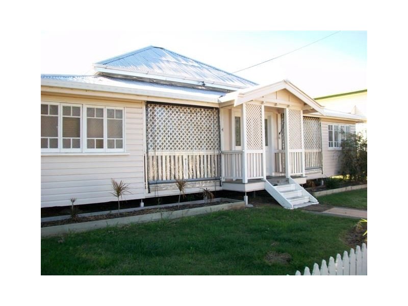 17 May Street, Roma QLD 4455