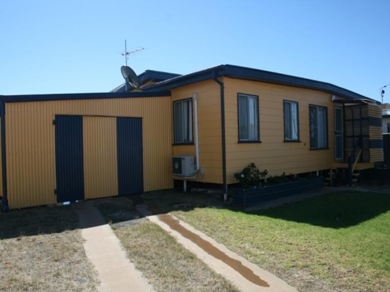 67 Feather Street, Roma QLD 4455