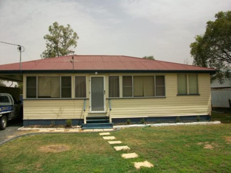 74 Northern Road, Roma QLD 4455