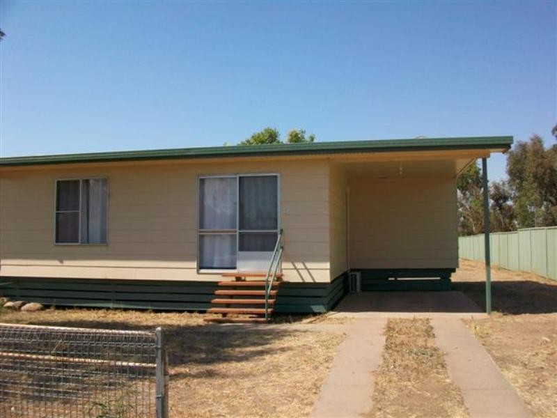 2/22 Mayne, Roma QLD 4455