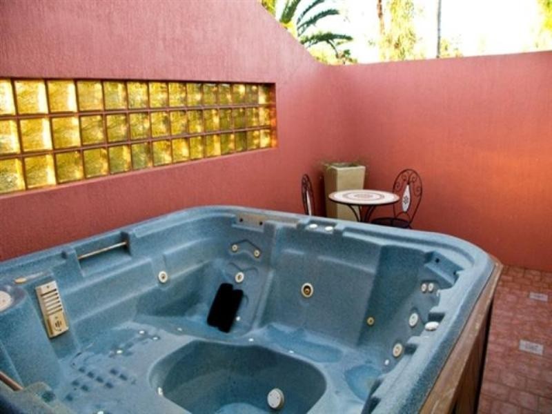 24-26 Alexander Avenue, Roma QLD 4455