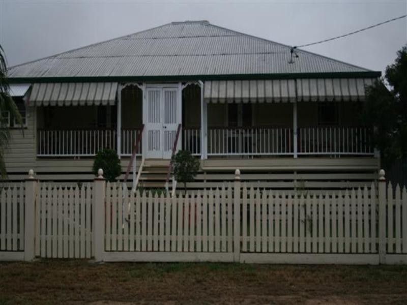25 Miscamble Street, Roma QLD 4455