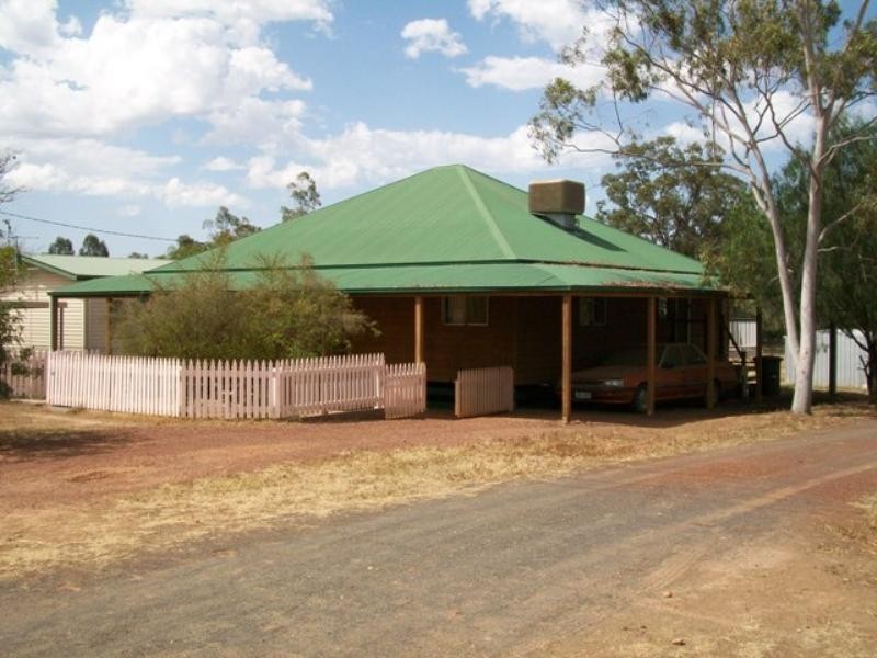 53 Northern Road, Roma QLD 4455