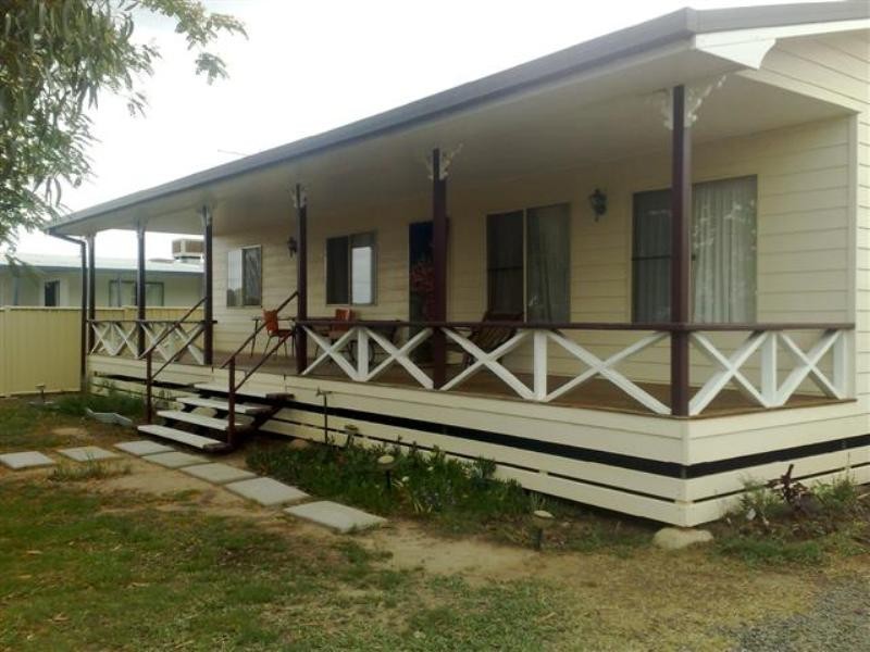 20 Alex Parade, Roma QLD 4455