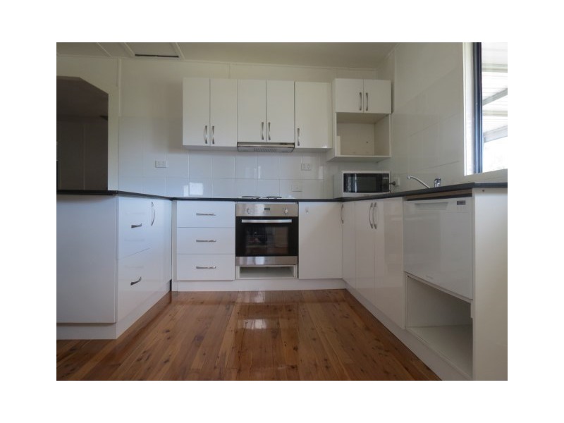 4 EVA Street, Roma QLD 4455