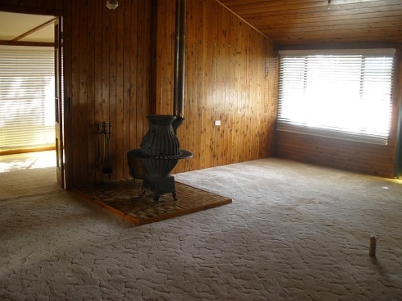 14 Bass Street, Yuleba QLD 4427