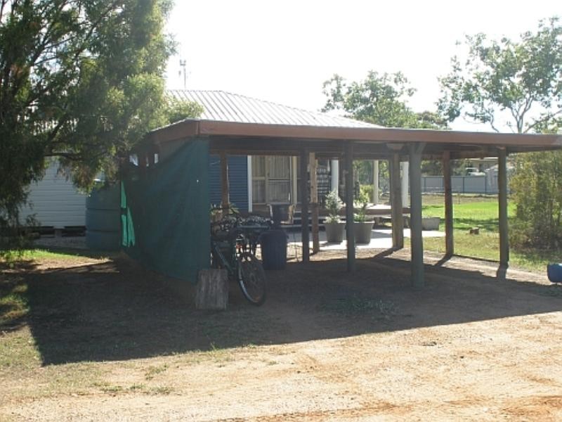 14 Bass Street, Yuleba QLD 4427