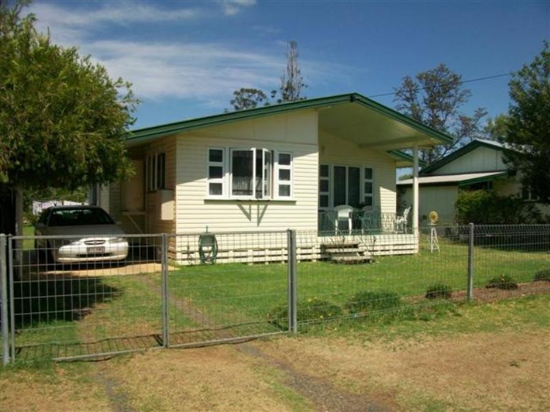 15 Hunter Street, Roma QLD 4455