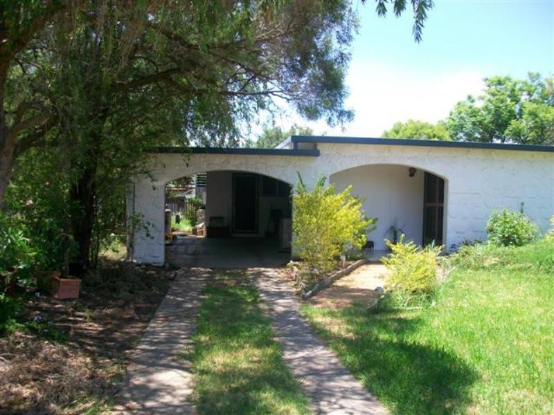 3 Carramar Place, Roma QLD 4455