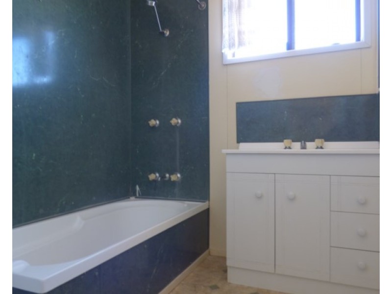 131 Quintin Street, Roma QLD 4455