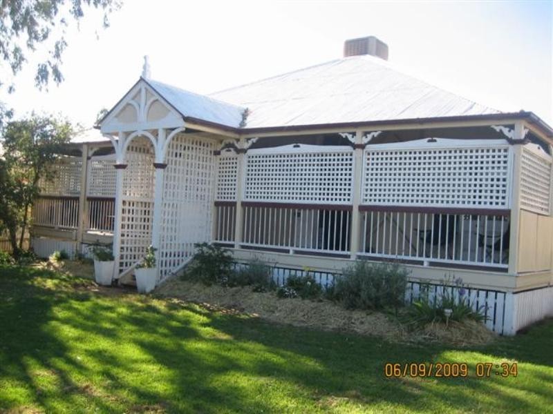 9 Lovell Street, Roma QLD 4455