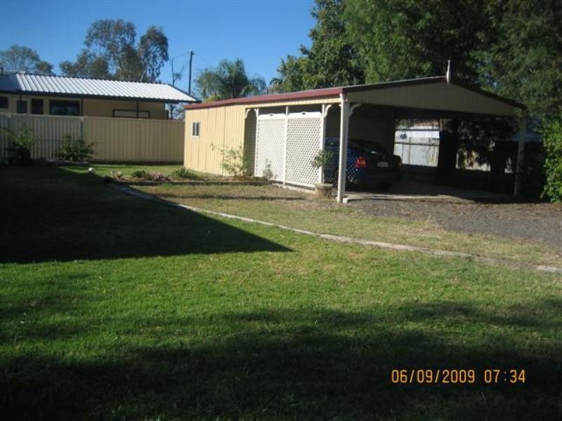 9 Lovell Street, Roma QLD 4455