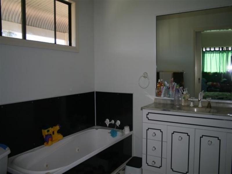 13 Beaumont Drive, Roma QLD 4455