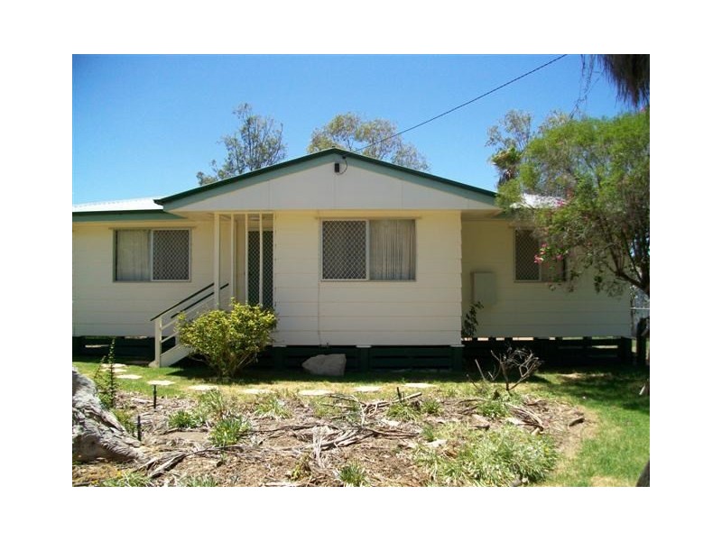 14 Holland Street, Roma QLD 4455