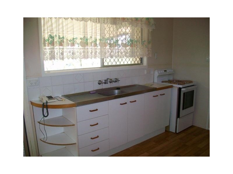 14 Holland Street, Roma QLD 4455