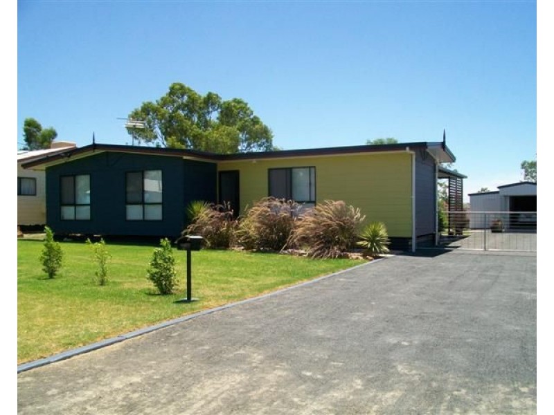 7 Powell Street, Roma QLD 4455