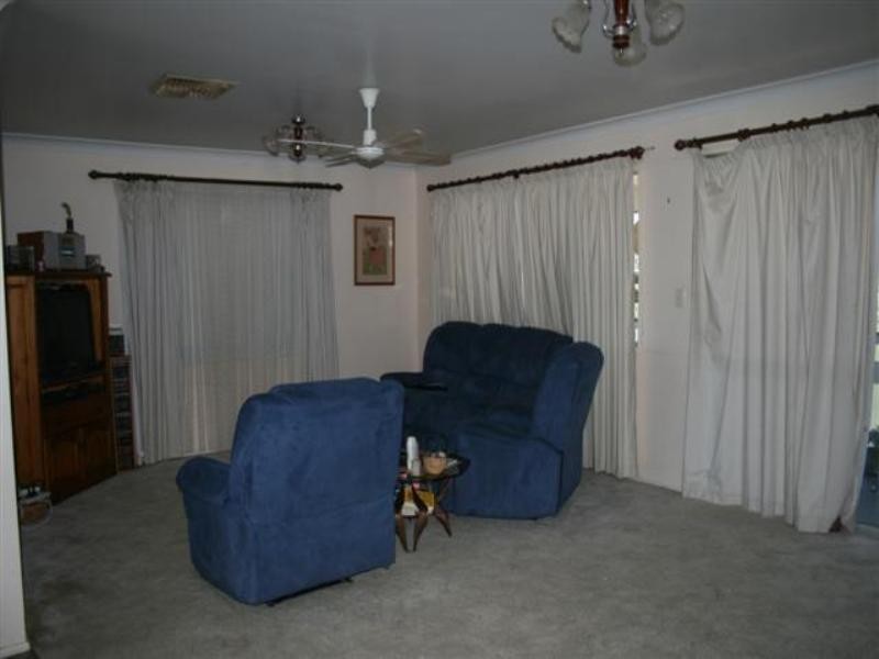33 Derry Street, Roma QLD 4455