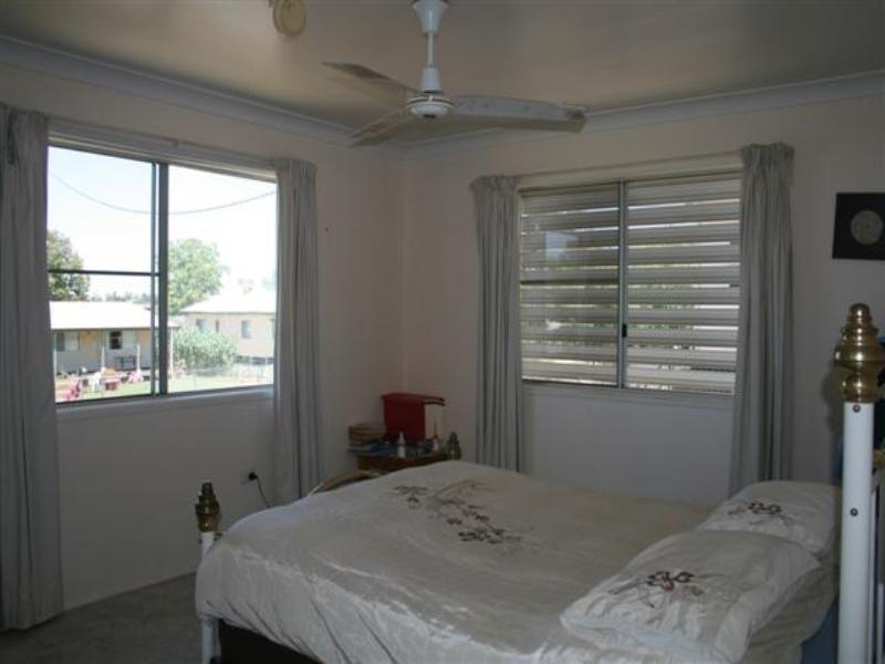 33 Derry Street, Roma QLD 4455