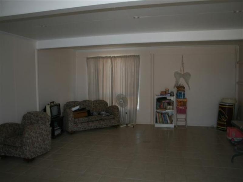 33 Derry Street, Roma QLD 4455