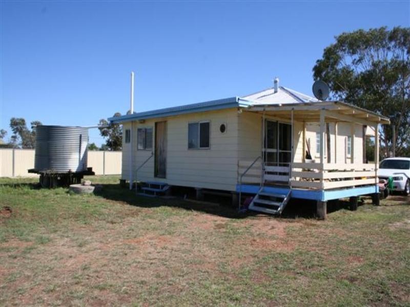 18 Bedwell Street, Yuleba QLD 4427