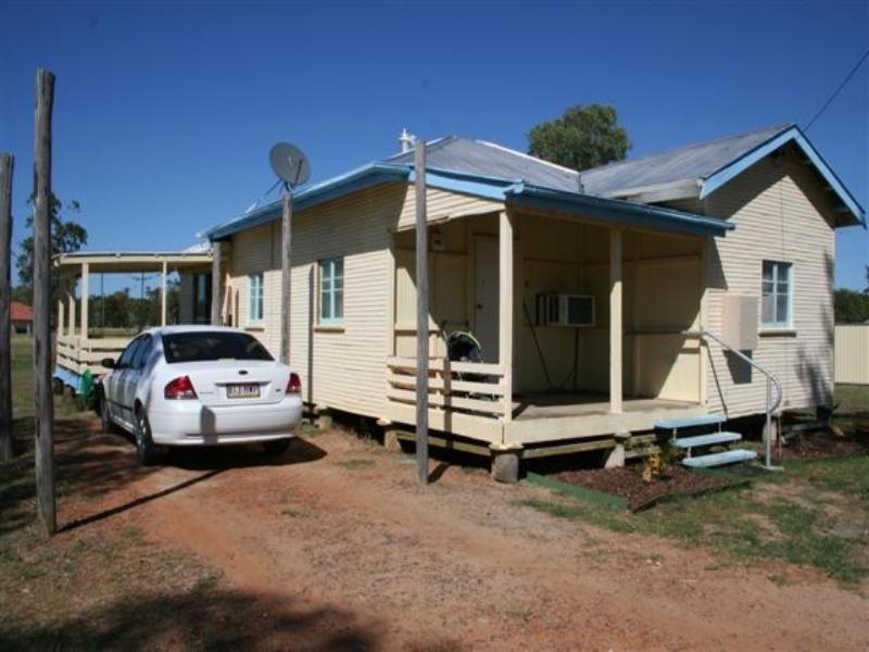 18 Bedwell Street, Yuleba QLD 4427