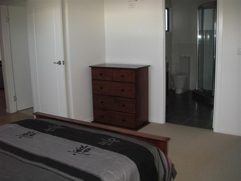 2 Lockyer Crescent, Roma QLD 4455