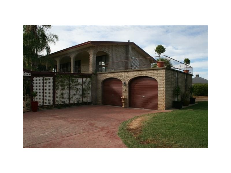 22-24 Borland Street, Roma QLD 4455