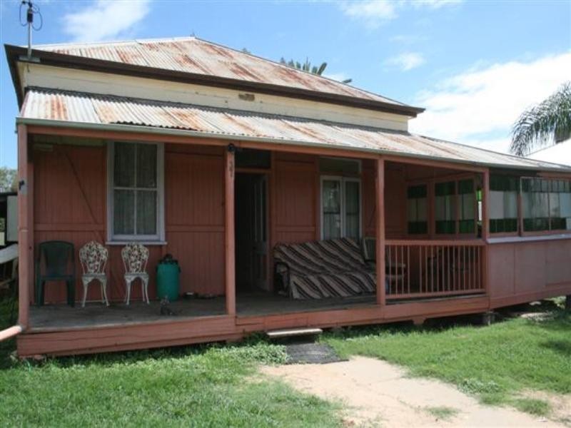 37 William Street, Roma QLD 4455