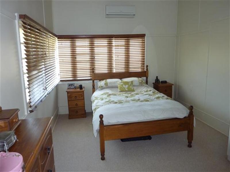 15 Hoffman Street, Roma QLD 4455