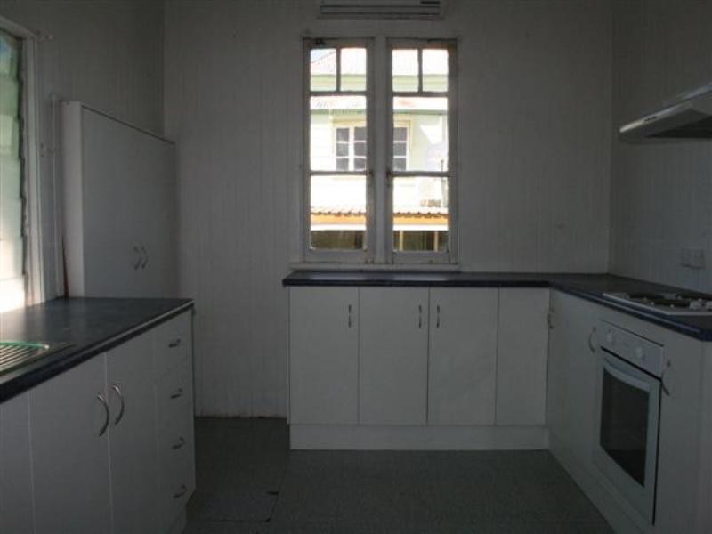 10 Lewis Street, Roma QLD 4455