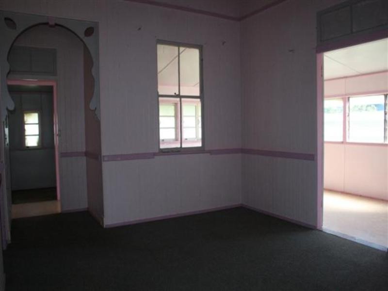 10 Lewis Street, Roma QLD 4455