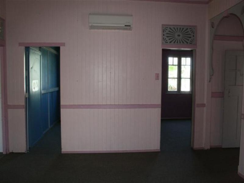 10 Lewis Street, Roma QLD 4455