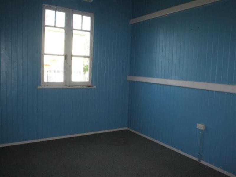 10 Lewis Street, Roma QLD 4455