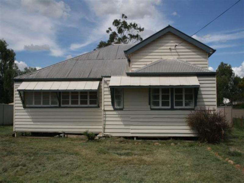 10 Lewis Street, Roma QLD 4455