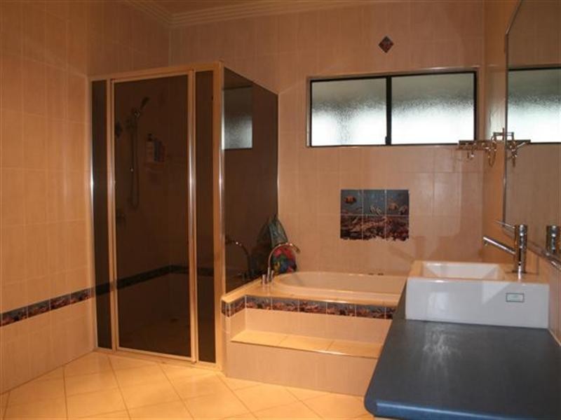 193 Charles, Roma QLD 4455