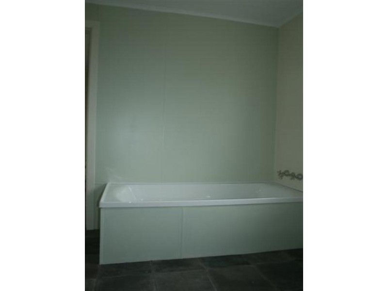 5 Hasted Street, Roma QLD 4455