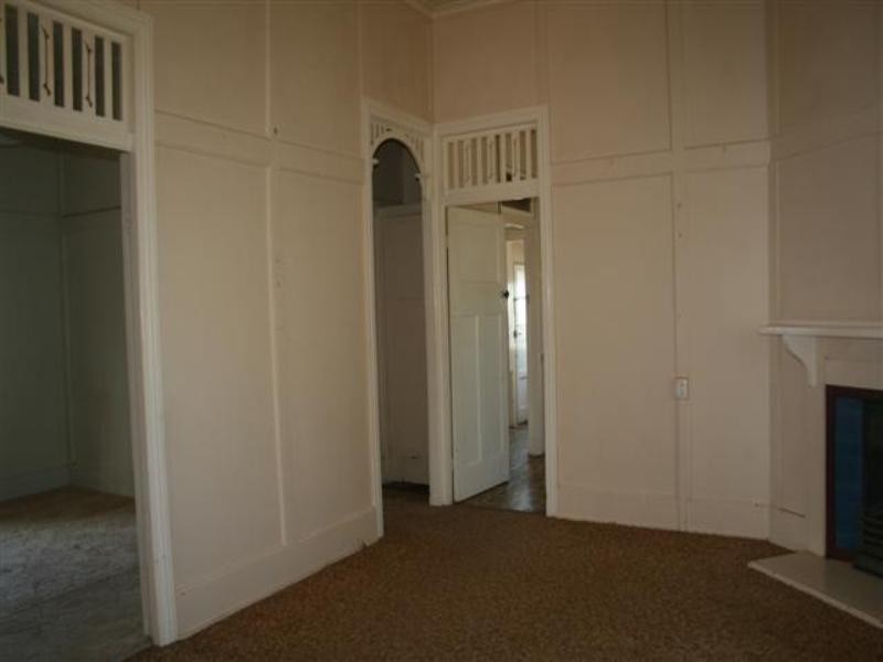 12 Arthur Street, Roma QLD 4455