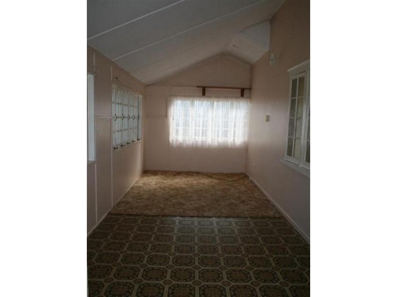 12 Arthur Street, Roma QLD 4455