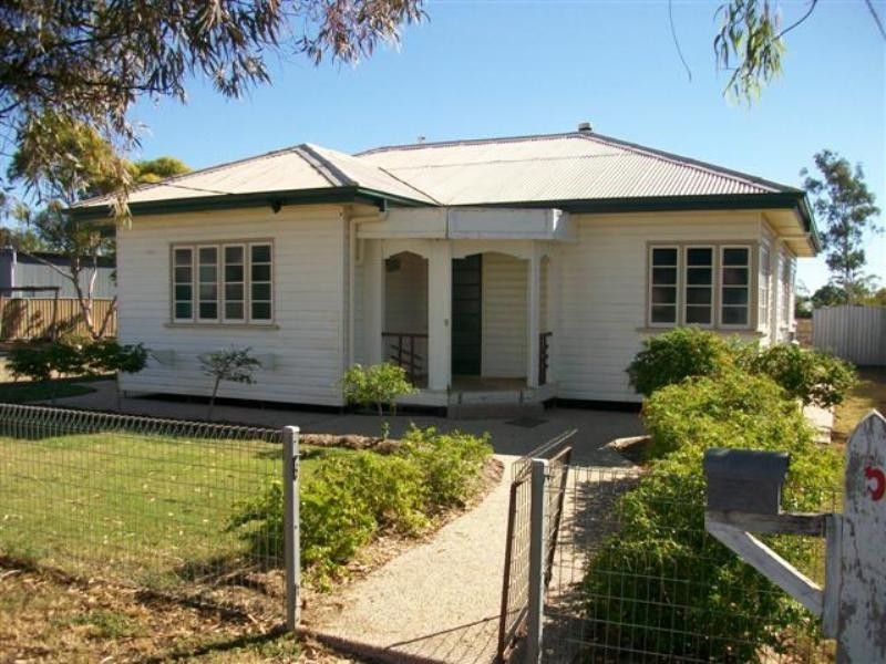 5 Hoffman Street, Roma QLD 4455