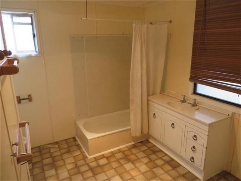 16 Hoffman, Roma QLD 4455