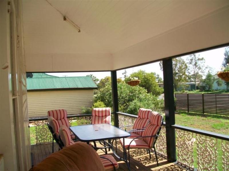 15 Quintin Street, Roma QLD 4455