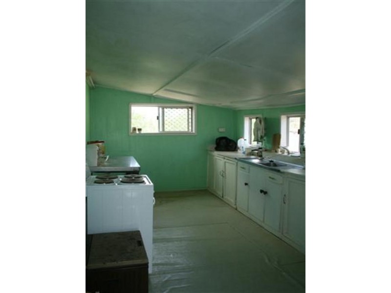 10 Bedwell Street, Yuleba QLD 4427