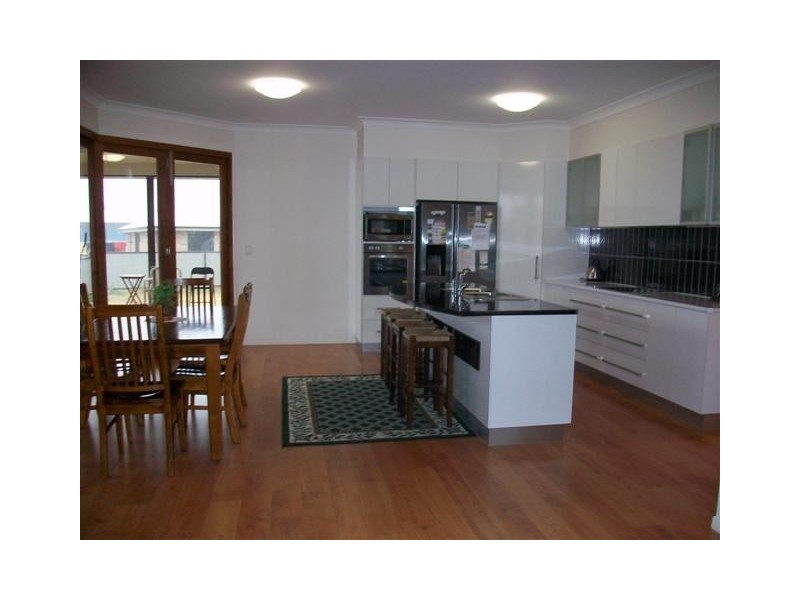 6 Lockyer Crescent, Roma QLD 4455