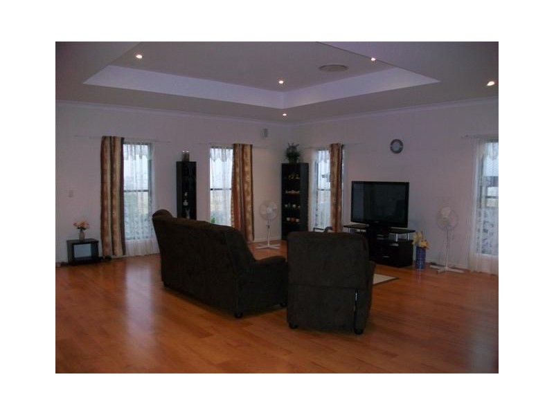 6 Lockyer Crescent, Roma QLD 4455