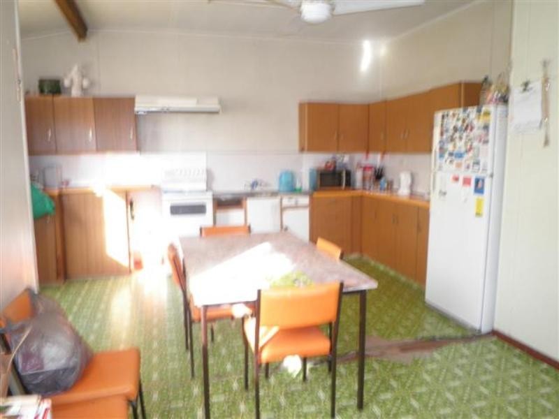 60 Raglan Street, Roma QLD 4455