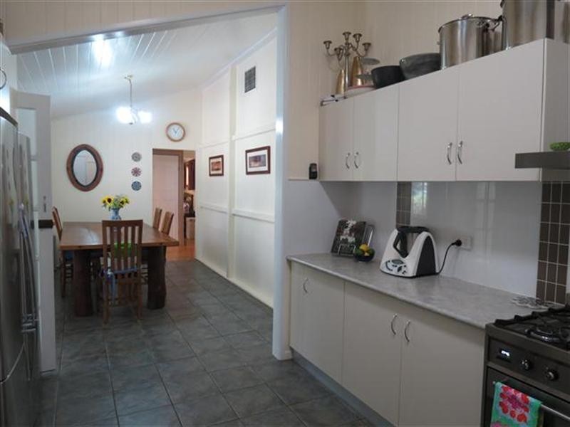 33 Bowen Street, Roma QLD 4455